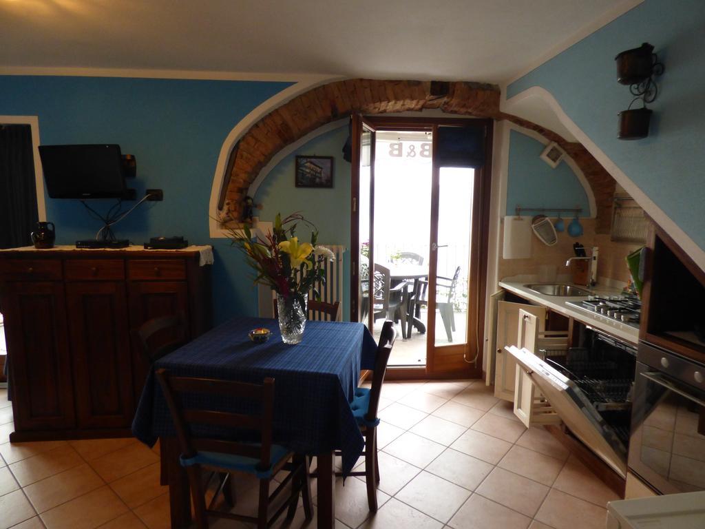 Casale Fe-Wo - Appartamenti Con Vista Lago كانيرو ريفييرا المظهر الخارجي الصورة