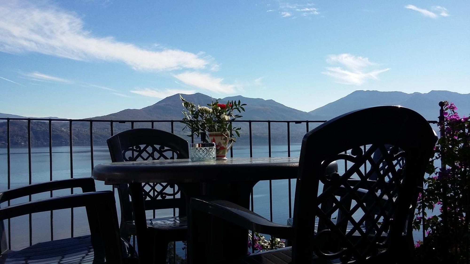 Casale Fe-Wo - Appartamenti Con Vista Lago كانيرو ريفييرا المظهر الخارجي الصورة