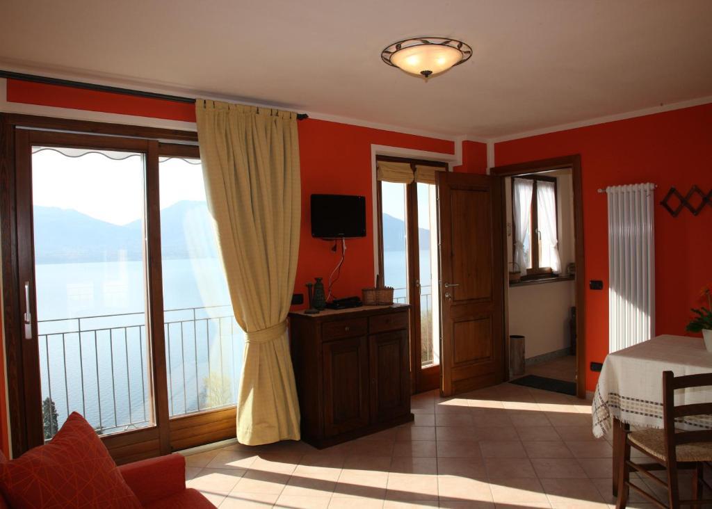 Casale Fe-Wo - Appartamenti Con Vista Lago كانيرو ريفييرا الغرفة الصورة