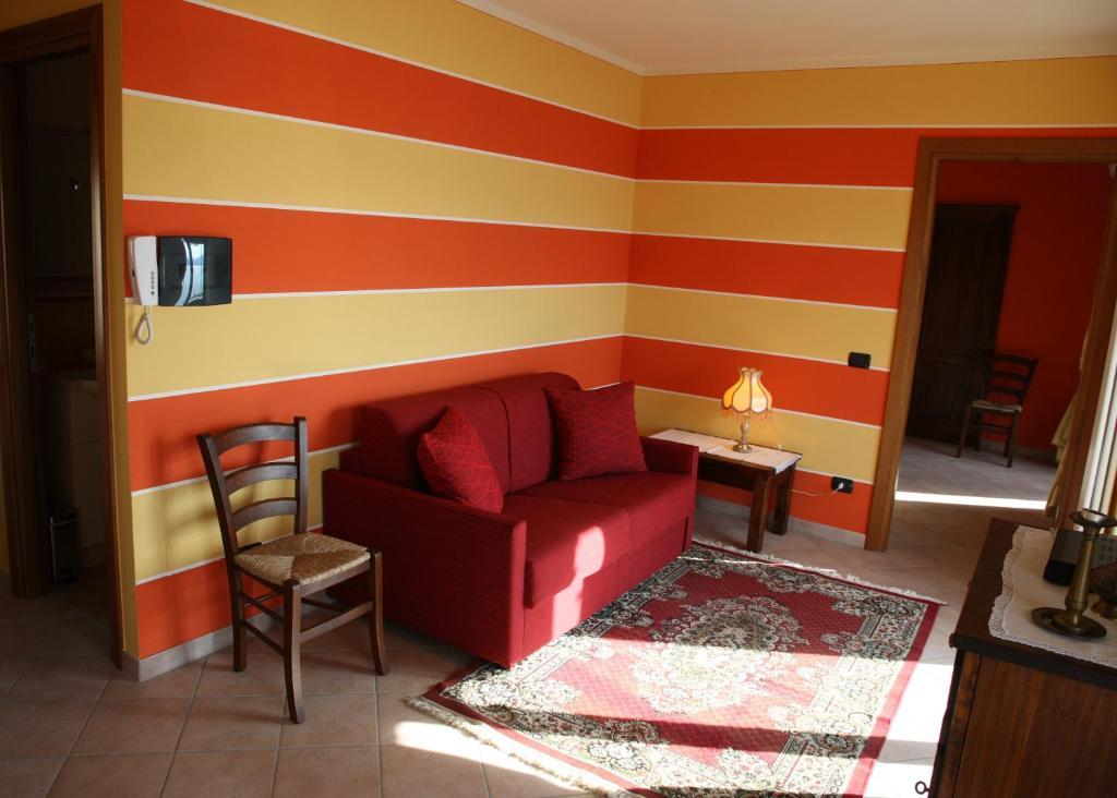 Casale Fe-Wo - Appartamenti Con Vista Lago كانيرو ريفييرا الغرفة الصورة