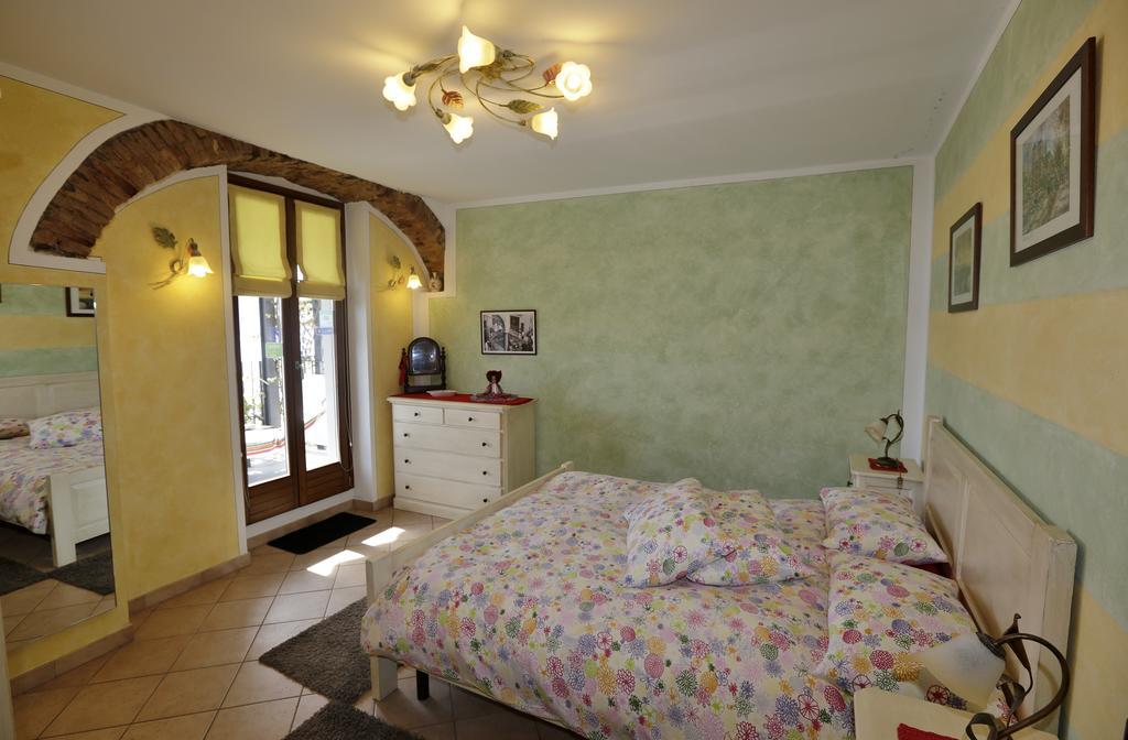 Casale Fe-Wo - Appartamenti Con Vista Lago كانيرو ريفييرا المظهر الخارجي الصورة