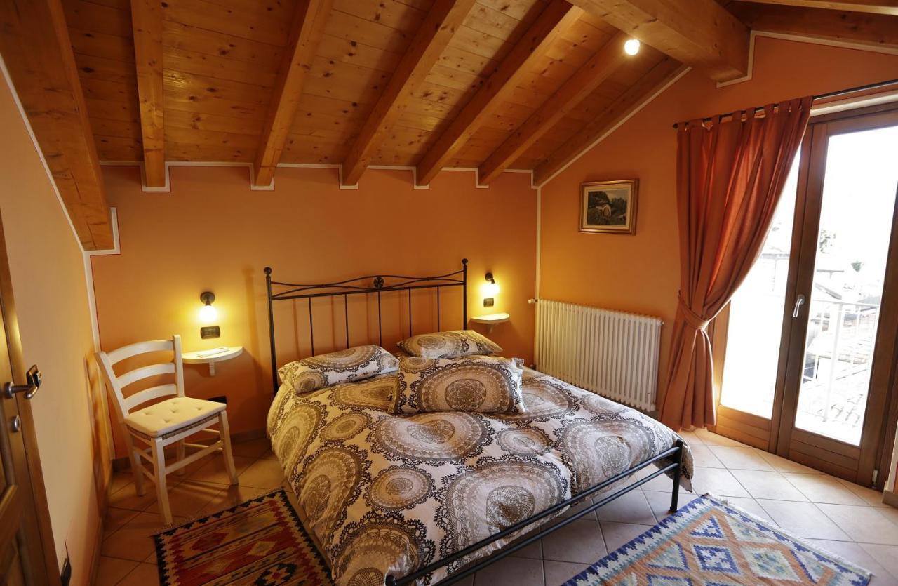 Casale Fe-Wo - Appartamenti Con Vista Lago كانيرو ريفييرا المظهر الخارجي الصورة